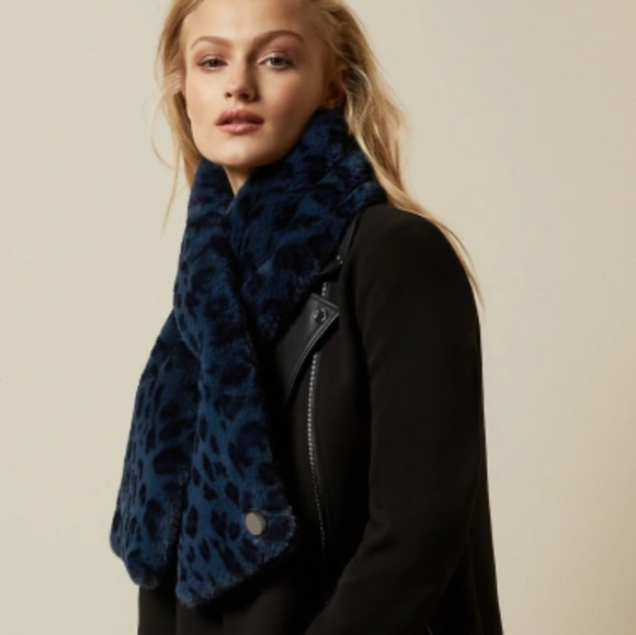 🍒NWT🍒 TED BAKER BLUE LEOPARD SCARF & EAR MUFFS SET - Picture 5 of 10